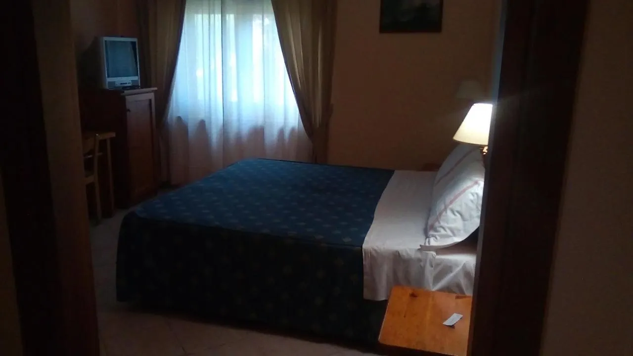 Residence La Giara 恩纳 2*,